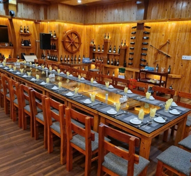 Hầm rượu 1
